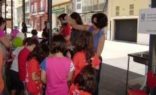 Foto del puesto del COBDCV en Trobades d'Escoles en Valencià (La Safor, 2010)