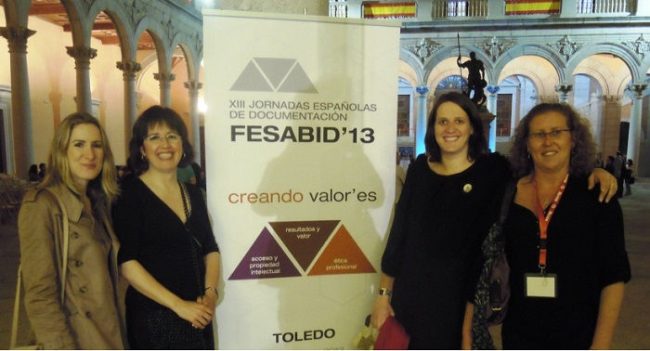 Foto de asistentes del COBDCV a las jornadas FESABID'13