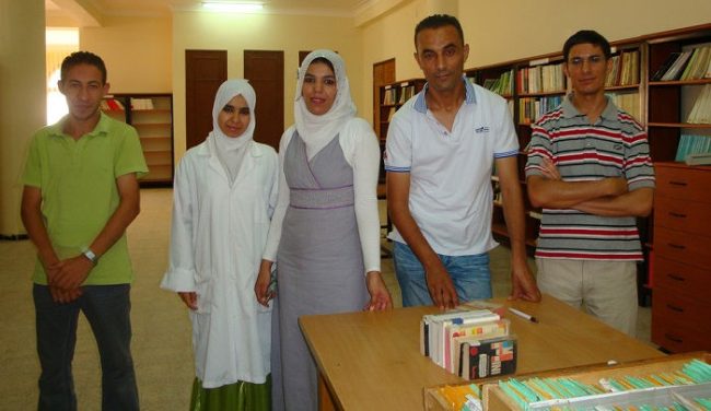 Foto del equipo de biblioteca en Mostaganem (Argelia)